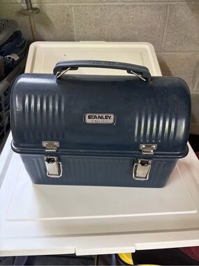 Stanley Dark Blue Metal Toiletry/Tool Case with Top Handle
